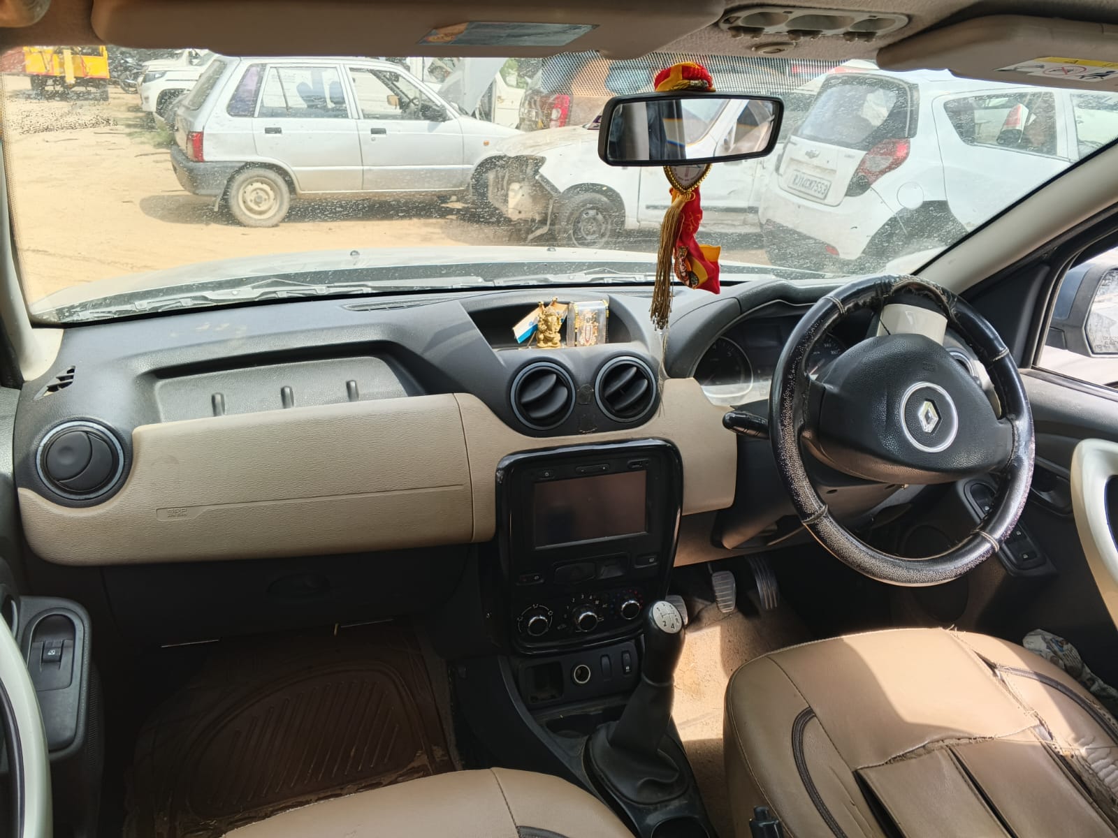 DUSTER(RENAULT)